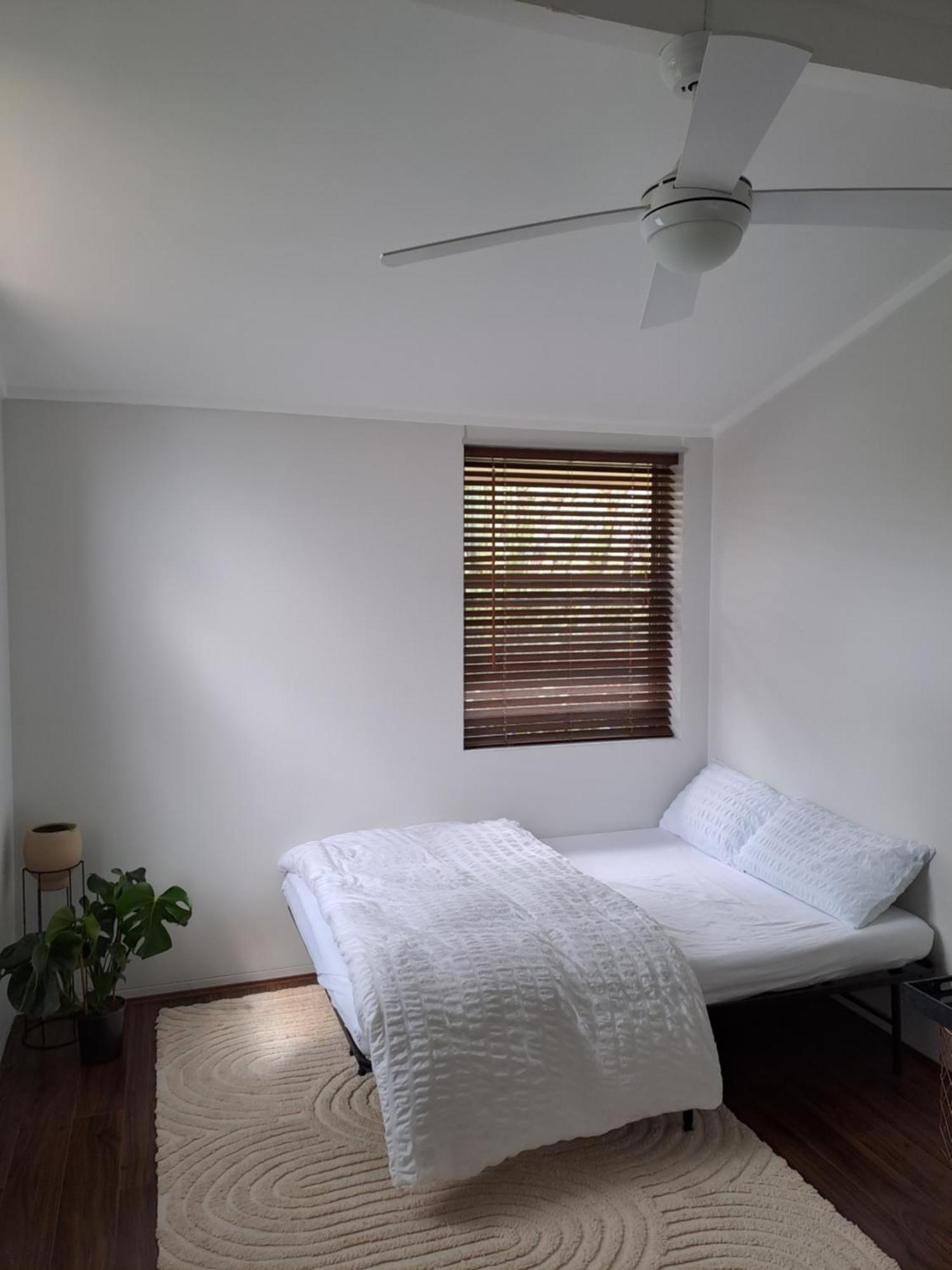 Apartamento Lovely 1bed Inner West W Parking *