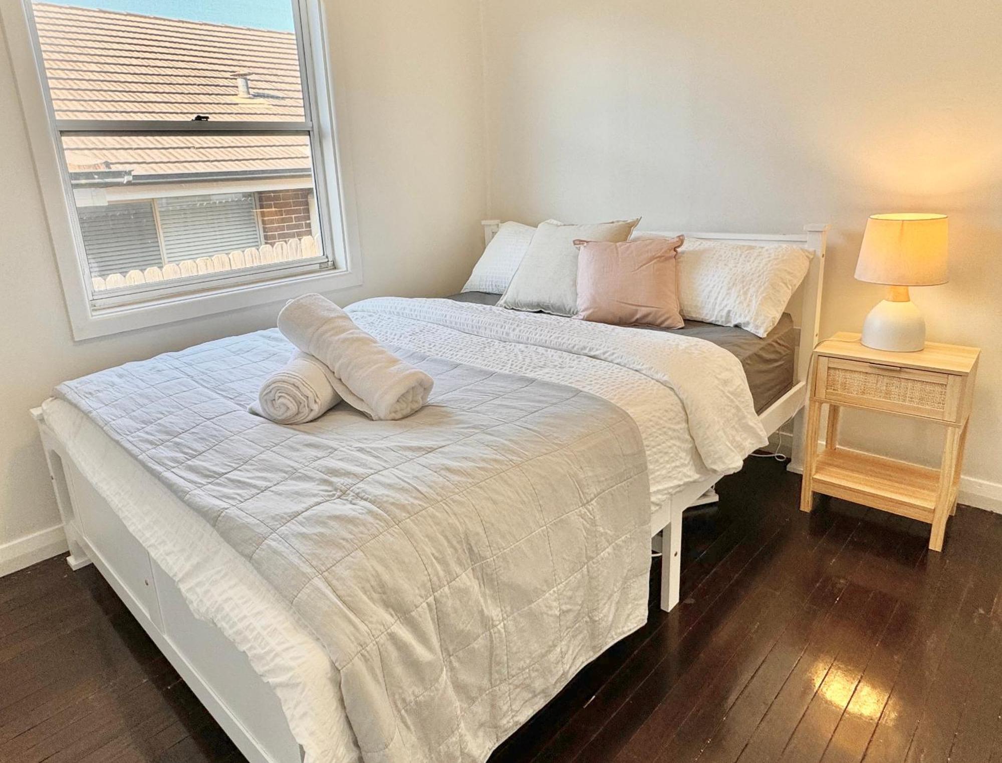 Holiday home 3 Bedroom House With Wi-fi, Netflix, Ac, Timber Floor, Well-fenced *