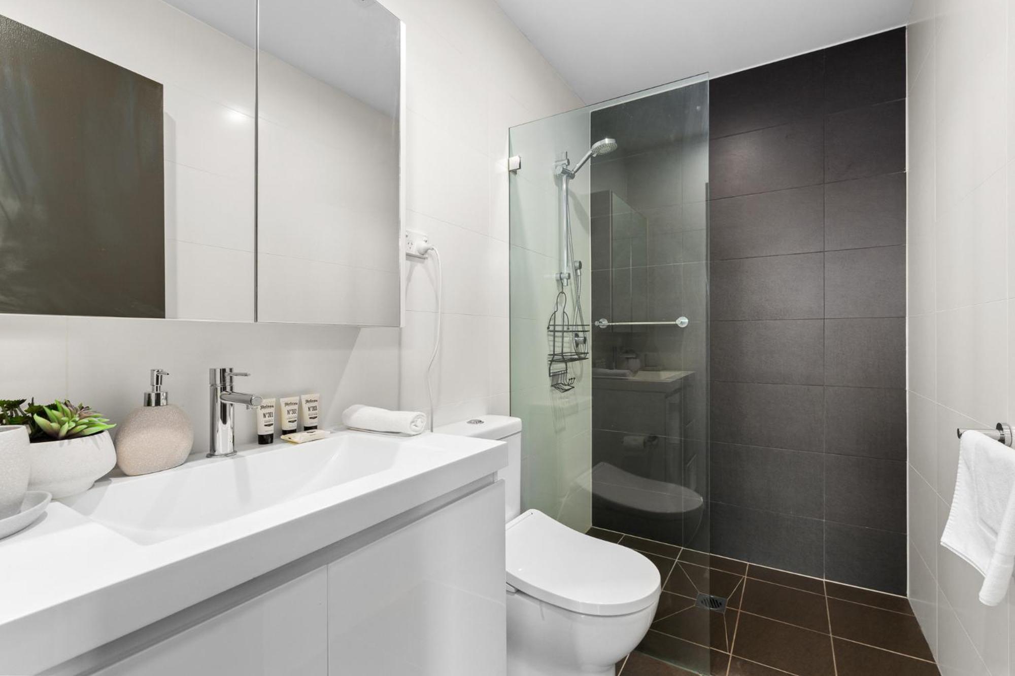 Apartment Elegant 1-bed By Riverside Park & Amenities *