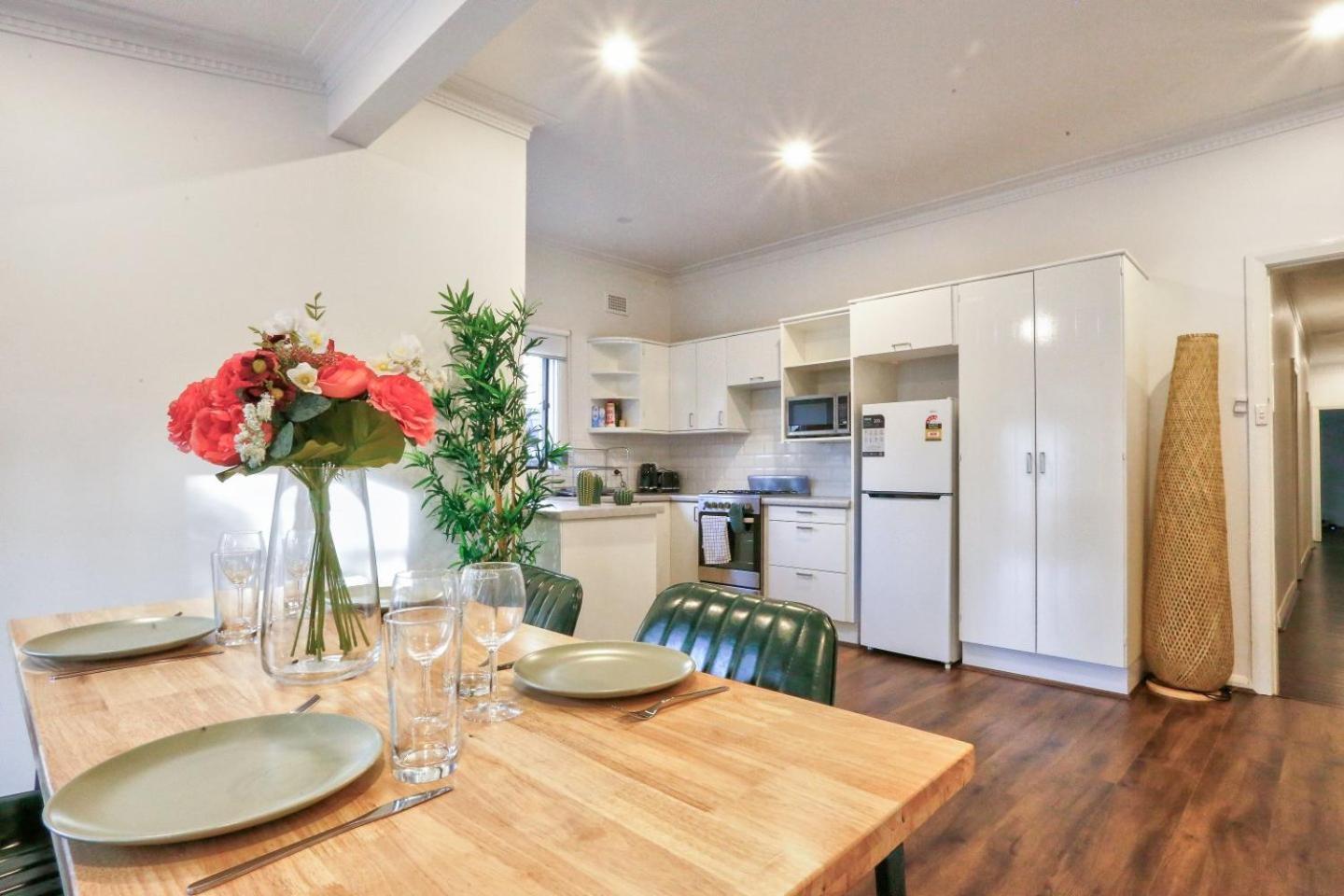 Casa de férias Spacious 3 Bedroom On The Edge Of Downtown Herford St 2 E-bikes Included Sidney