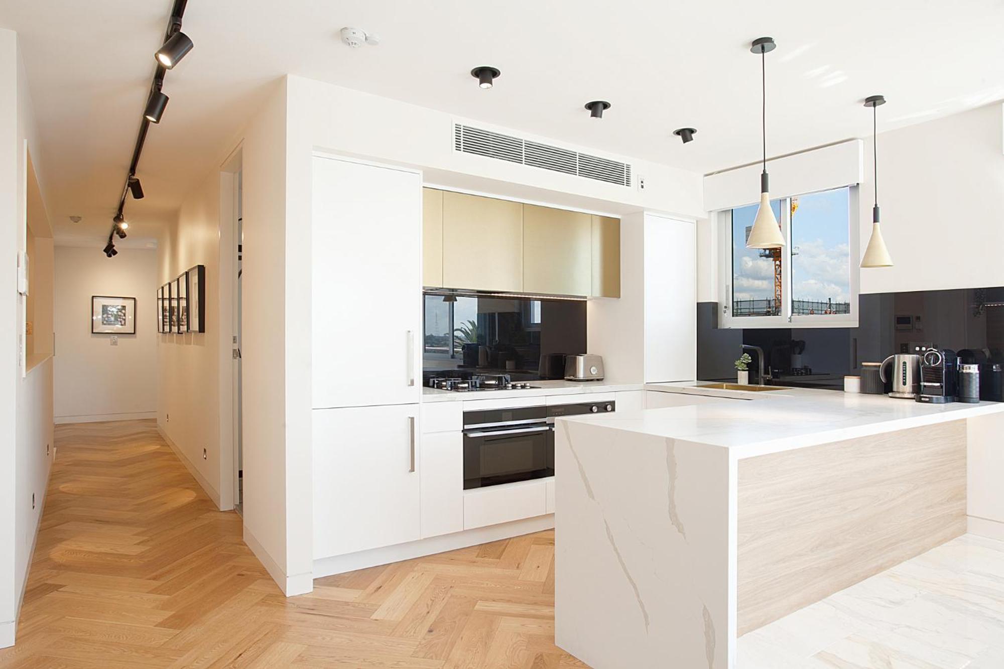 Apartamento Perfect Located 2-bed With Spacious Balcony & Bbq
