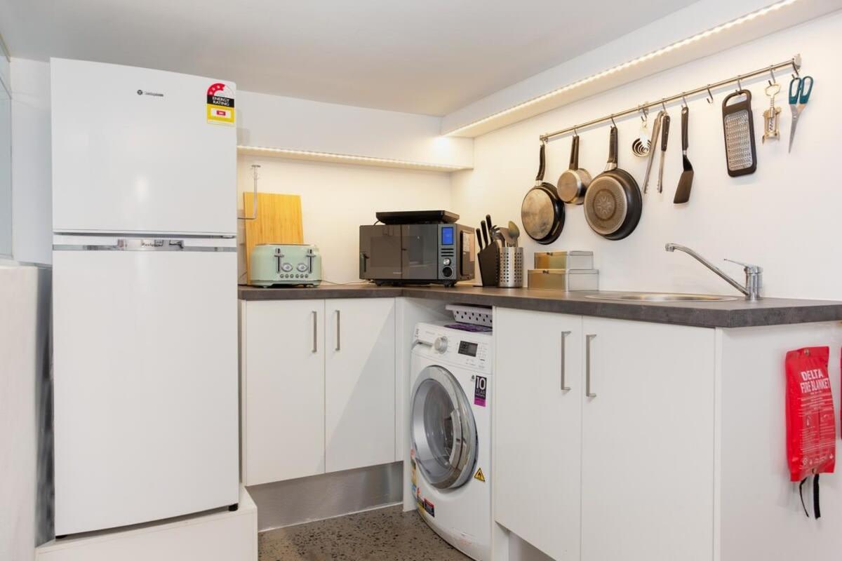 Surfie Pad 10 Min Walk To And Dining Sydney