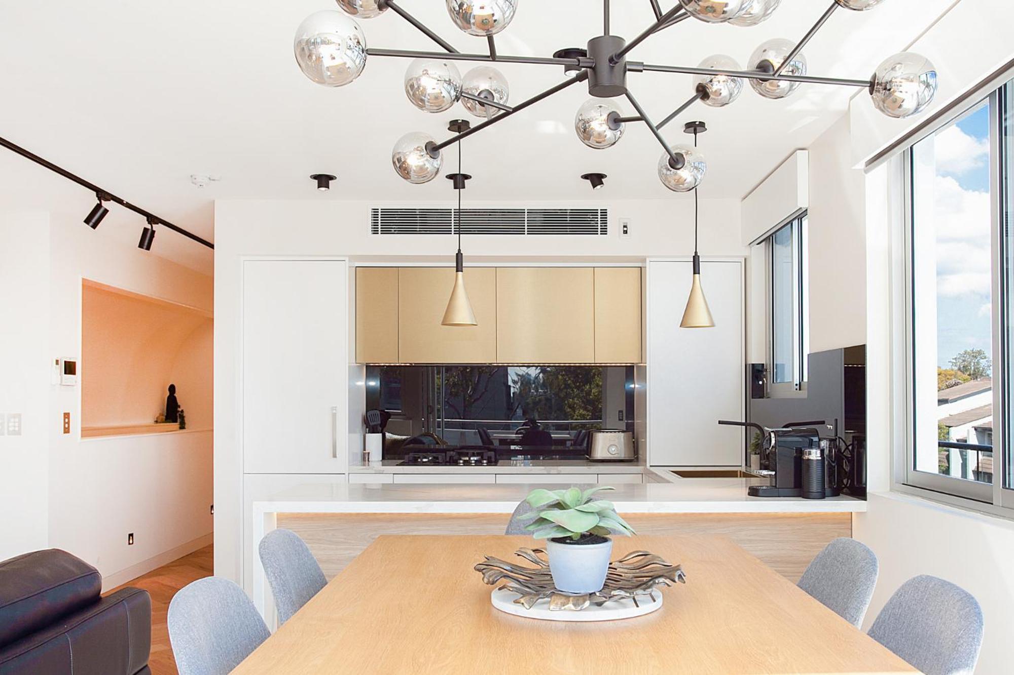 Apartamento Perfect Located 2-bed With Spacious Balcony & Bbq