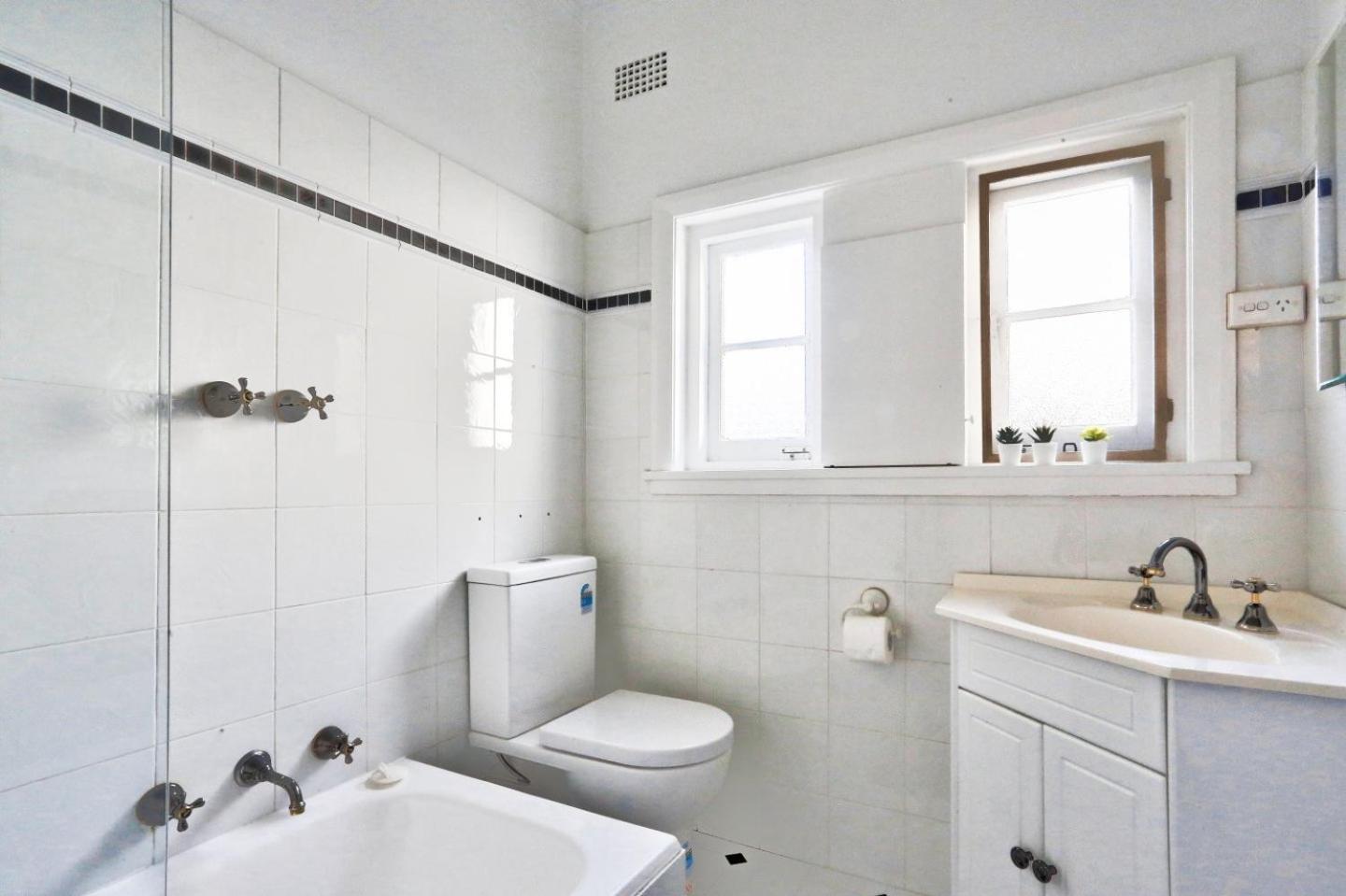 Spacious 3 Bedroom On The Edge Of Downtown Herford St 2 E-bikes Included Casa de férias *