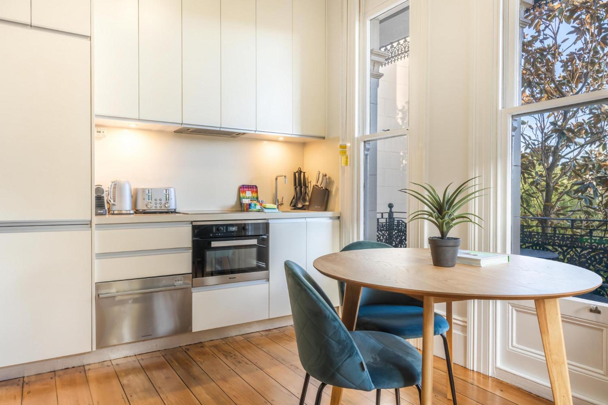 Apartment Modern 1-bed Near Tramsheds Sydney