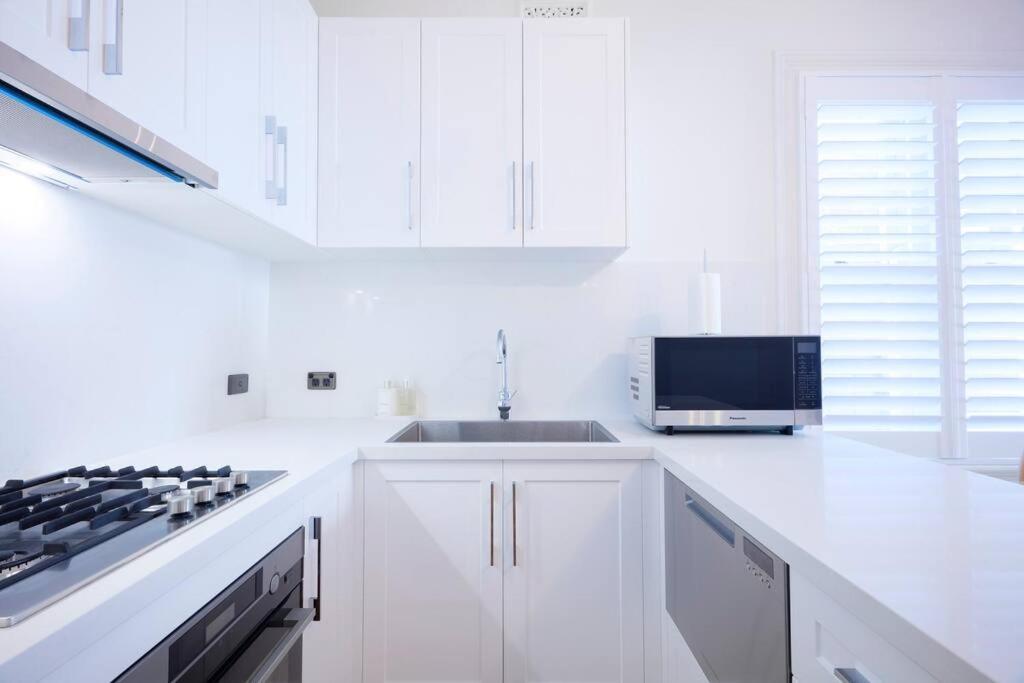Apartment Waterfront - Designer Curated @ The Rocks
