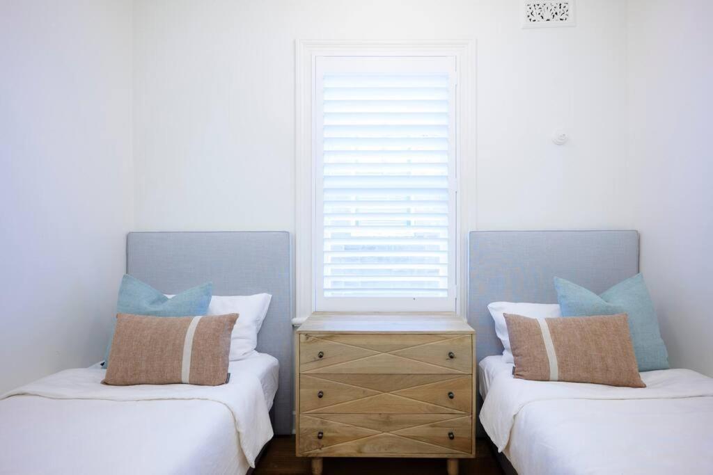 Apartment Waterfront - Designer Curated @ The Rocks Sydney