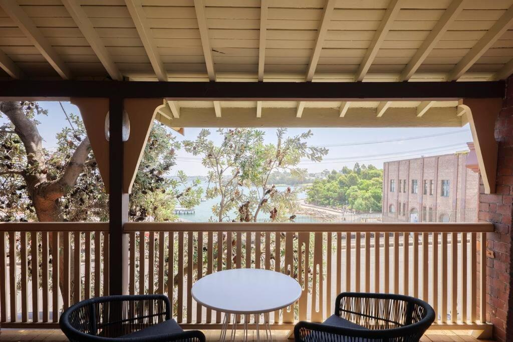 Apartment Waterfront - Designer Curated @ The Rocks