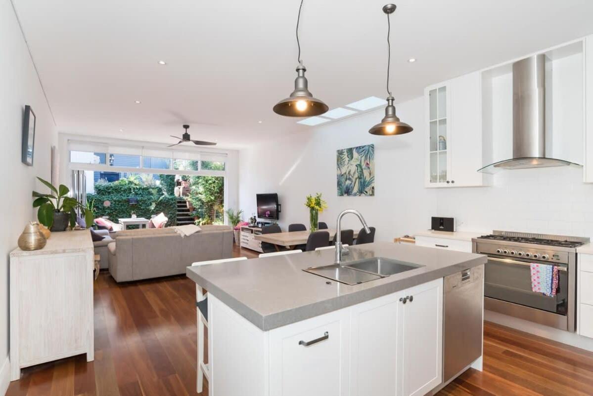 Bright In Trendy Newtown Close To The Park Holiday home *