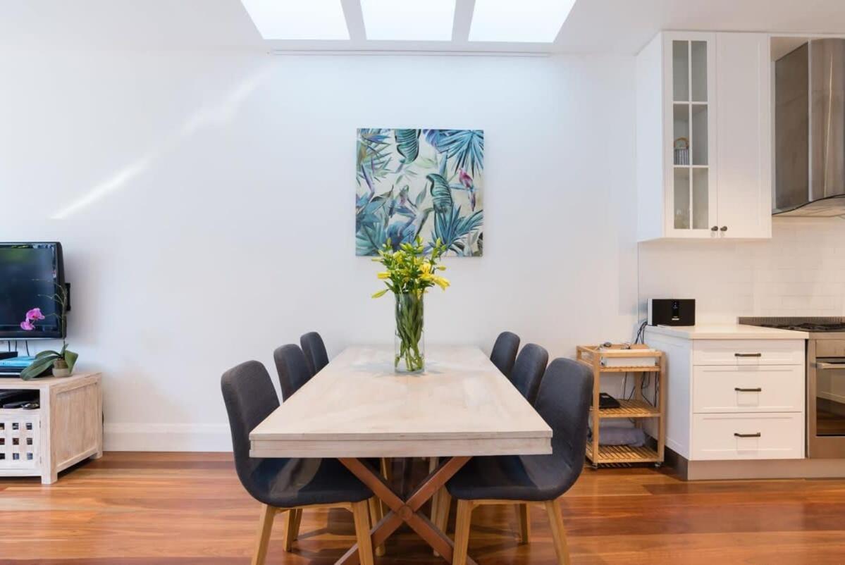 Holiday home Bright In Trendy Newtown Close To The Park Sydney