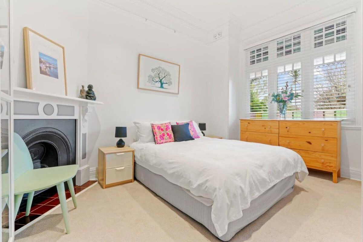 Bright In Trendy Newtown Close To The Park Holiday home Sydney