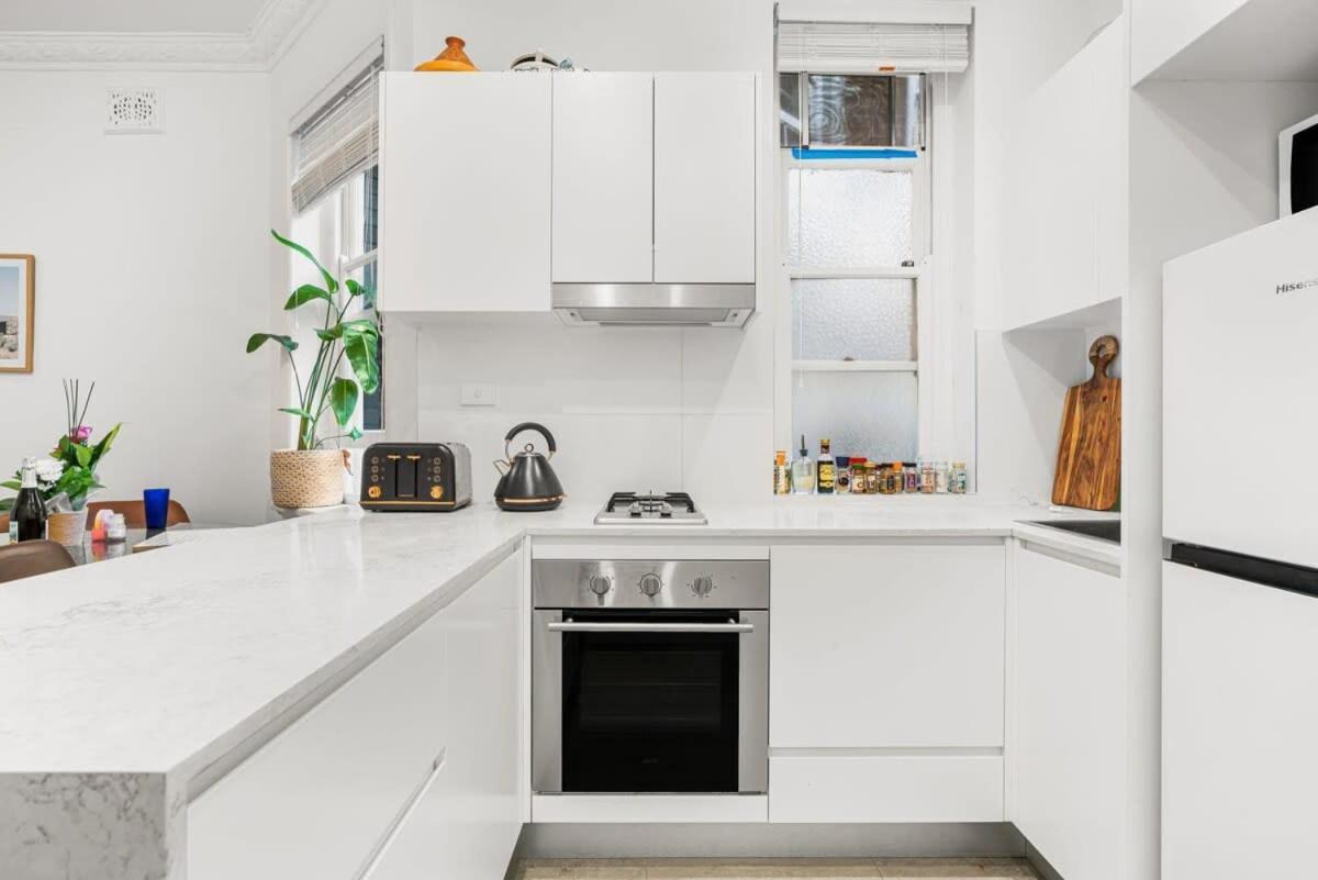 Apartment Spacious Boutique In Beautiful Art Deco Block *