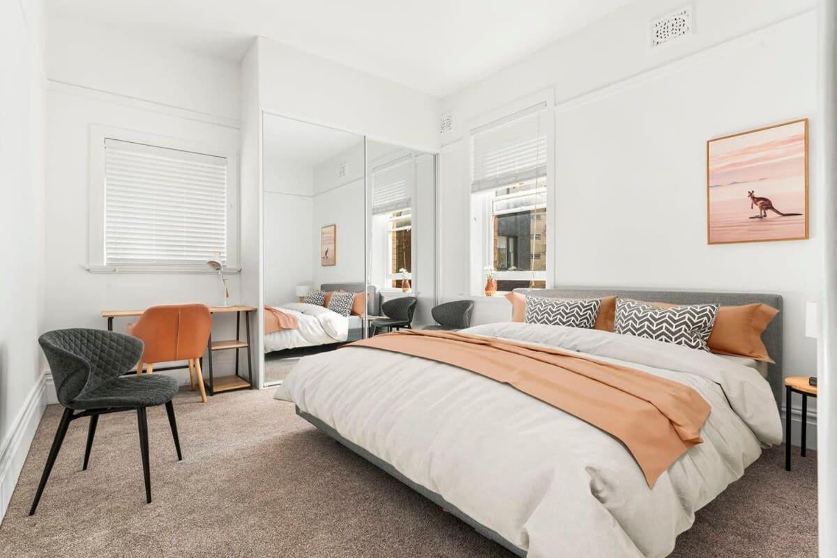 Spacious Boutique In Beautiful Art Deco Block *