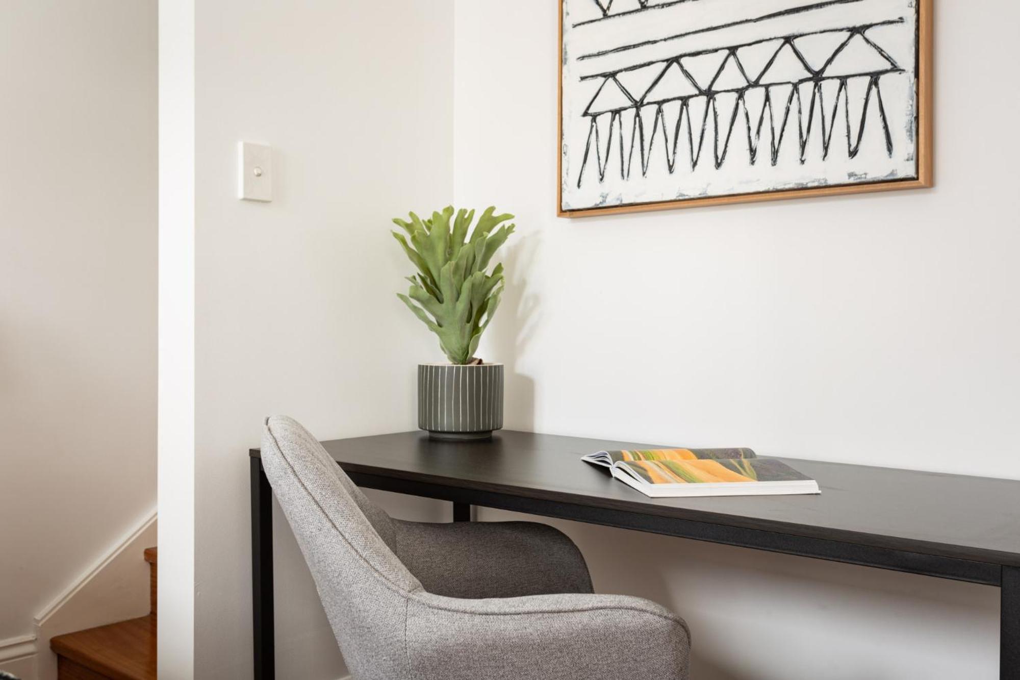 Apartment Stunning With Alfresco Terrace Near Trains Sydney