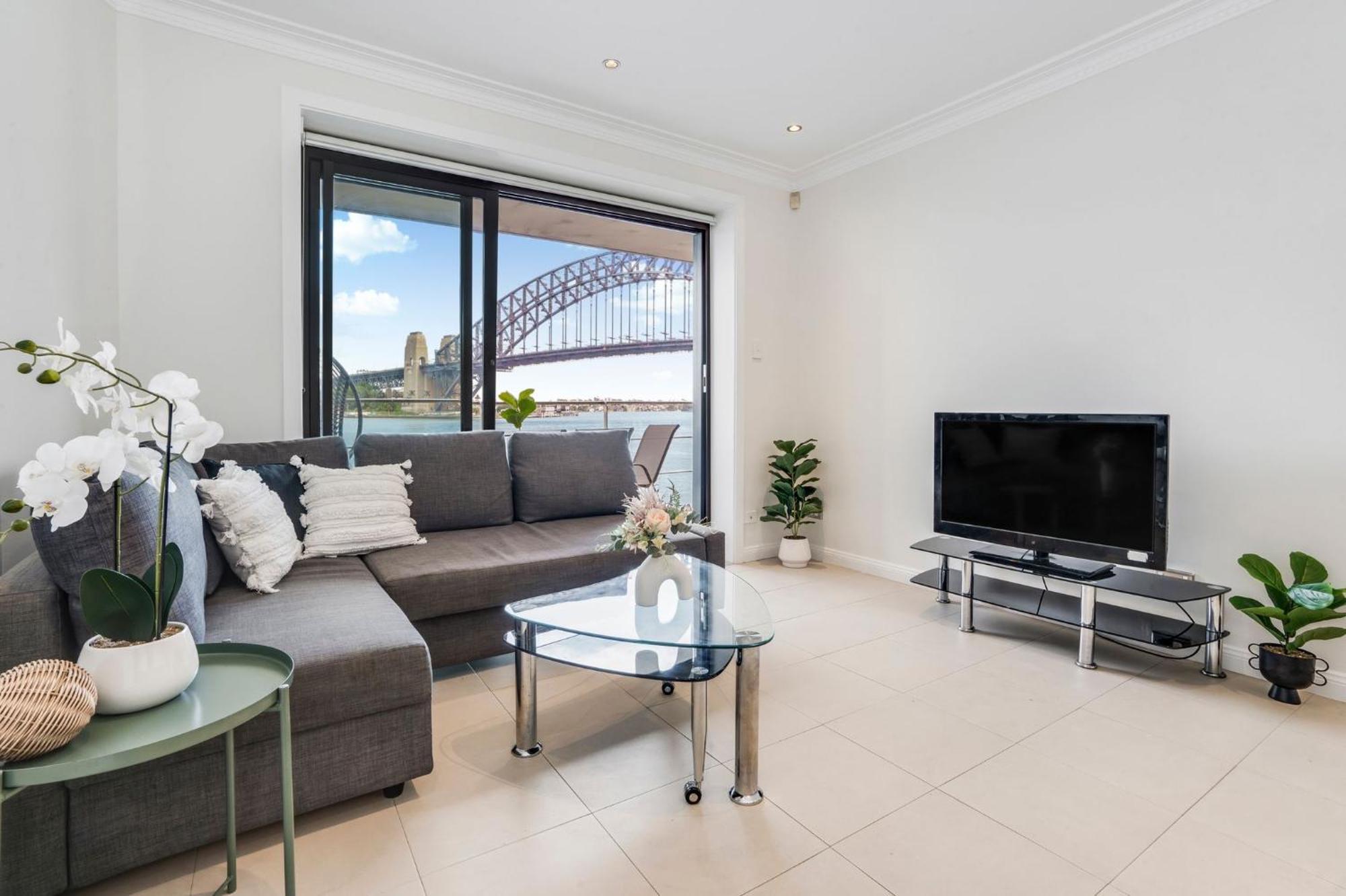 Transcending Views Apartment