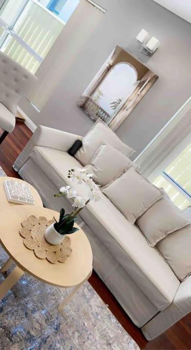 Holiday home New Furnish, 3 Min Syd Airport, 1 Min Walk
