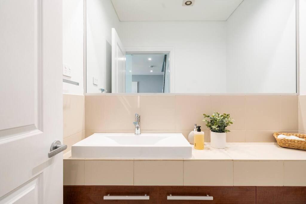 New Furnish, 3 Min Syd Airport, 1 Min Walk Holiday home