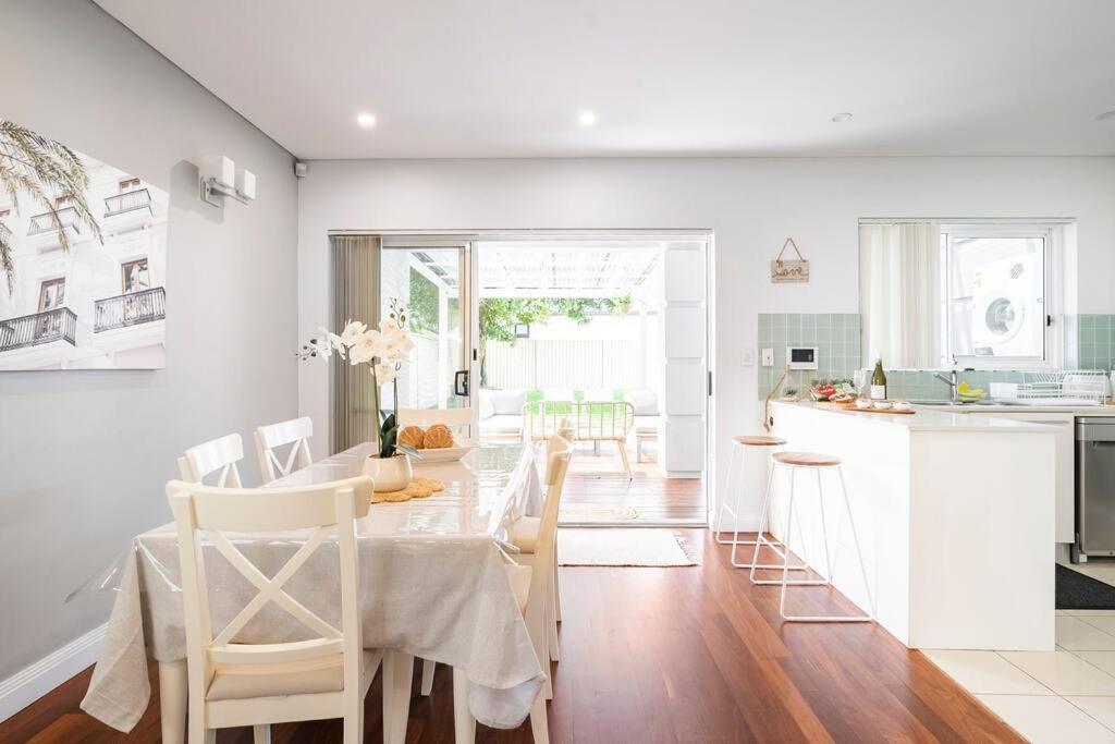 New Furnish, 3 Min Syd Airport, 1 Min Walk Holiday home *