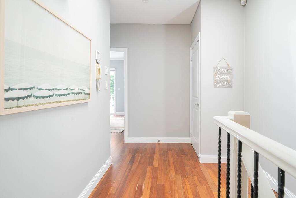 New Furnish, 3 Min Syd Airport, 1 Min Walk Holiday home *