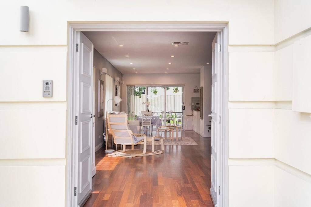 New Furnish, 3 Min Syd Airport, 1 Min Walk Holiday home Sydney