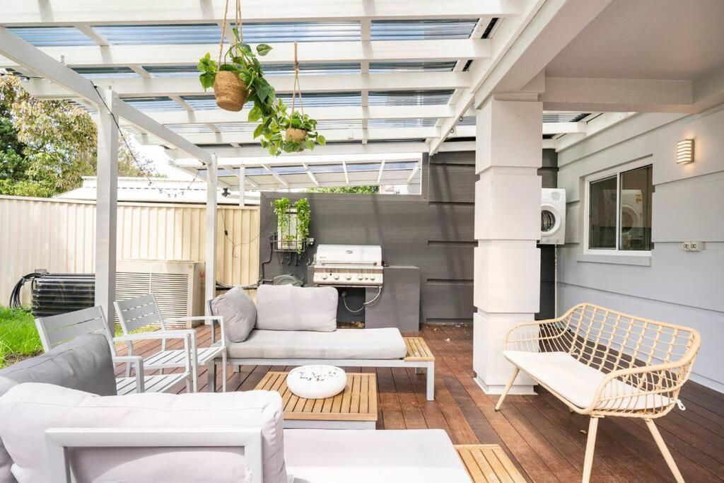 New Furnish, 3 Min Syd Airport, 1 Min Walk Holiday home Sydney