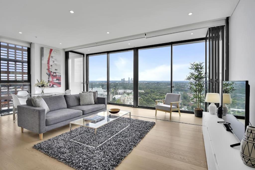 Stunning Atc10610 Apartment