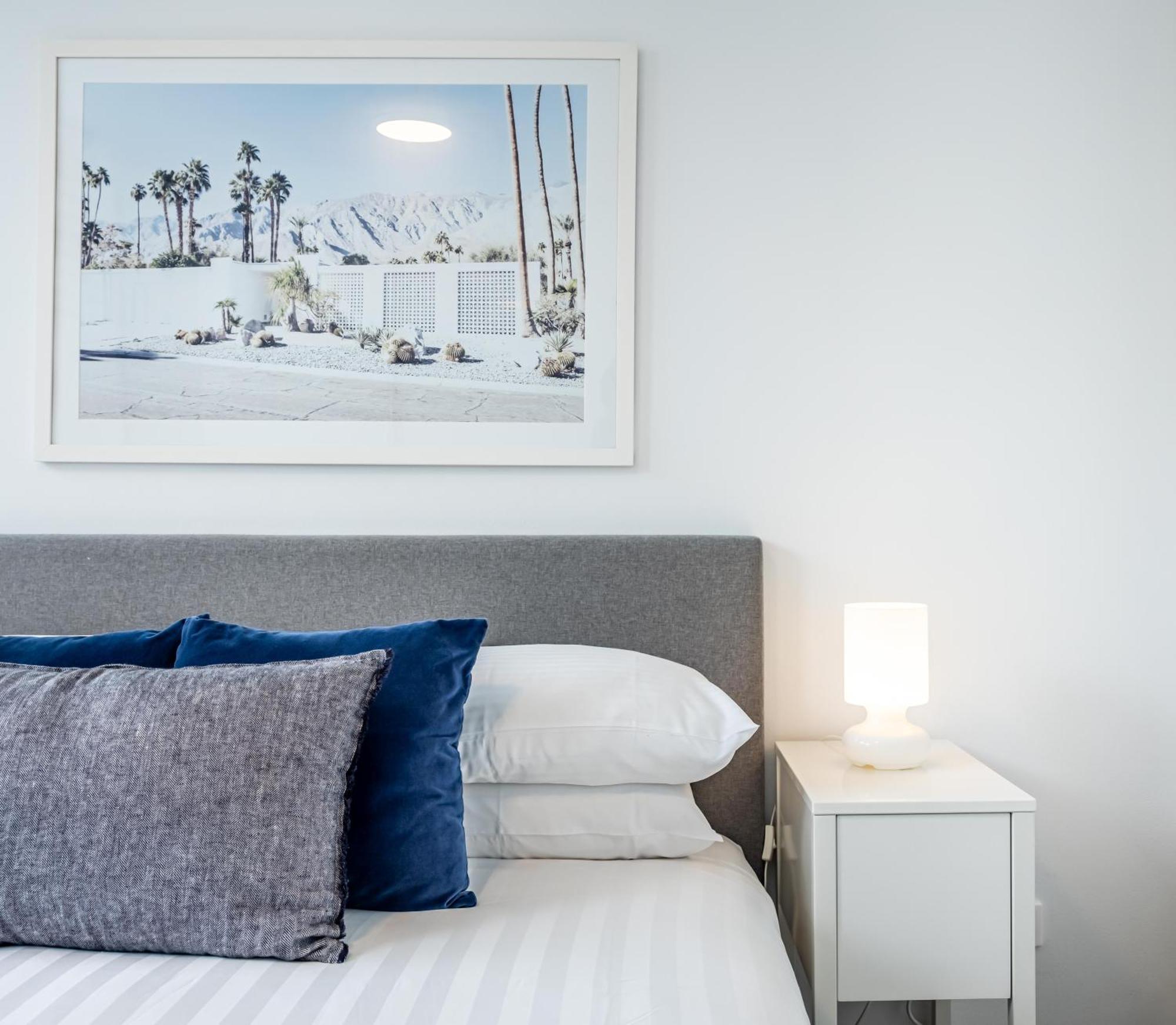 Chic Footsteps From Manly Beach Apartment *
