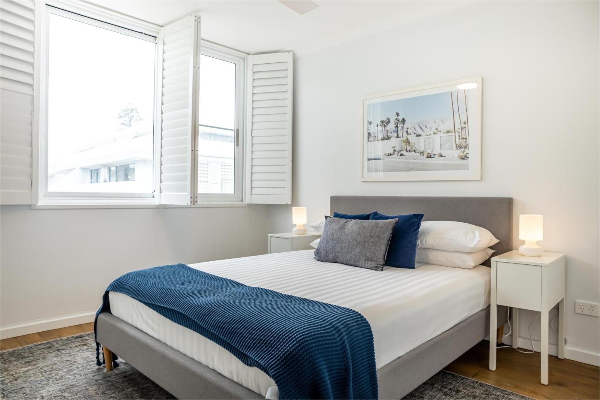 Chic Footsteps From Manly Beach Apartment
