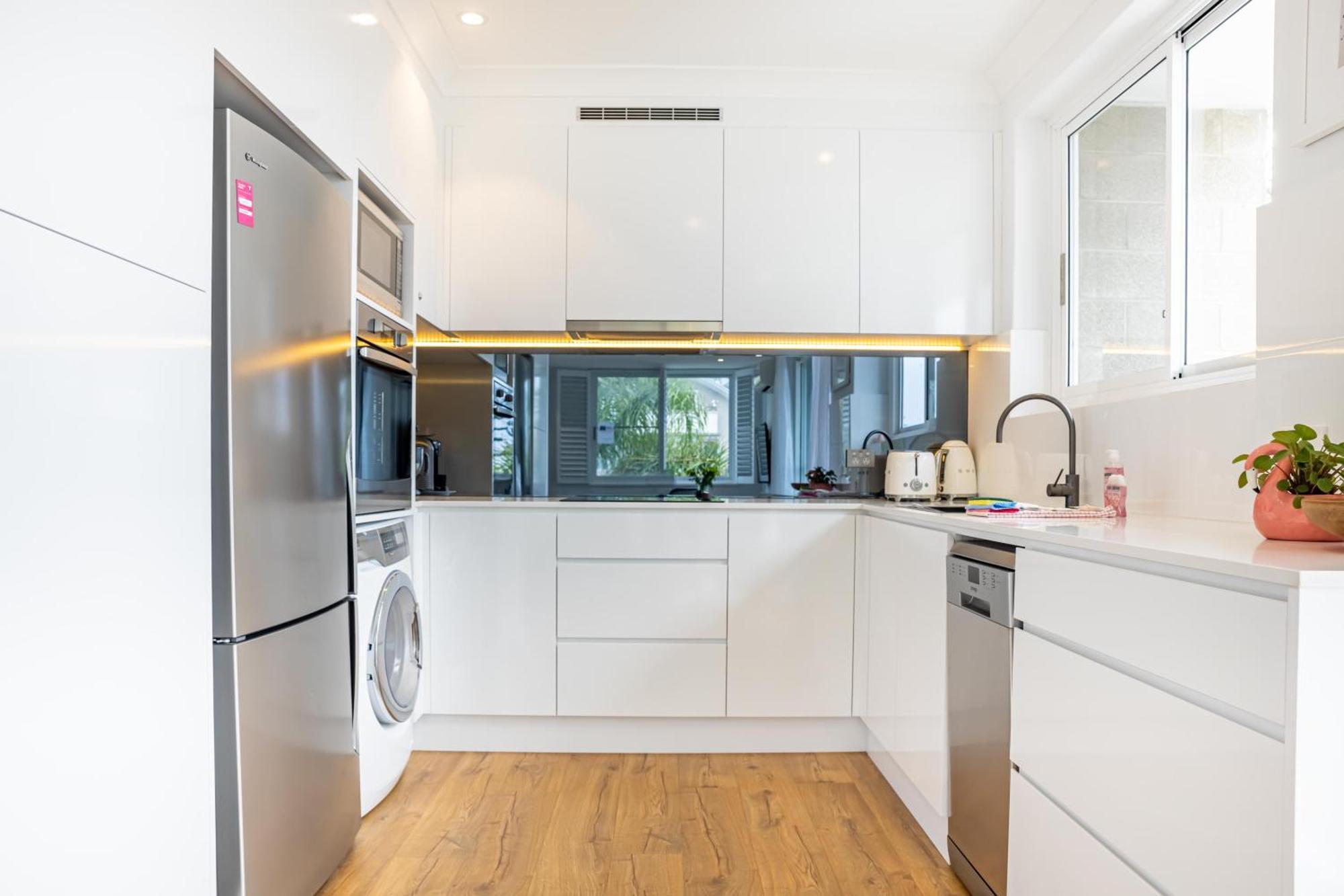Chic Footsteps From Manly Beach Apartment Sydney