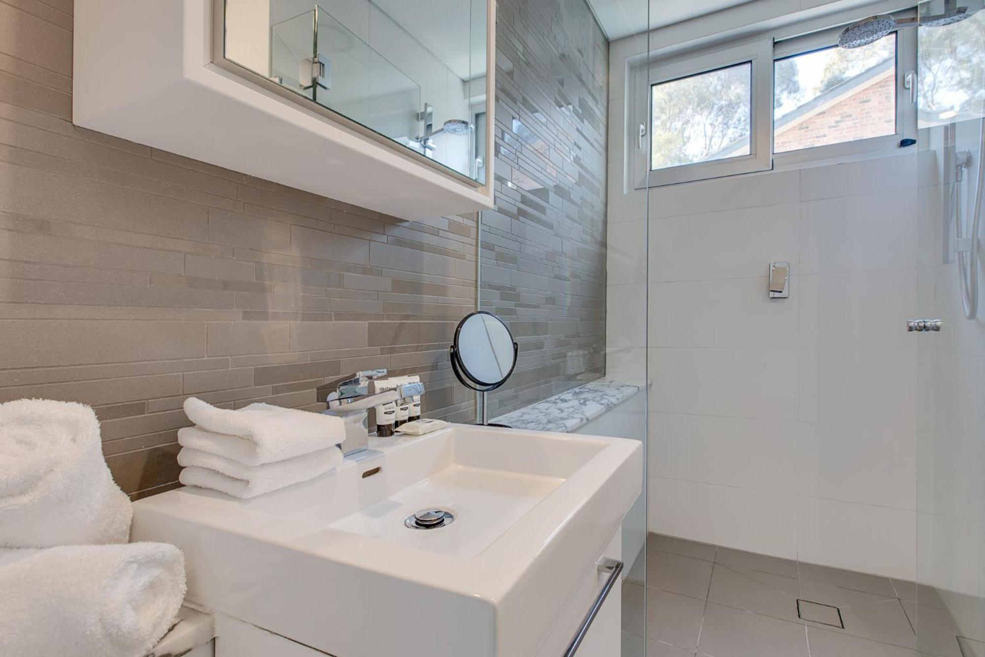 Explore From Stylish North Shore Apartment