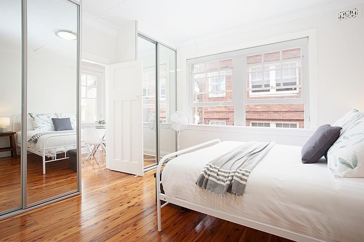 Sunlit 2-bed Metres From The Apartment
