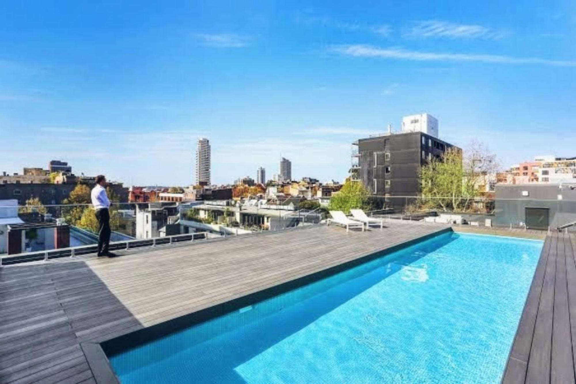 Apartment Entire One Bedroom With Rooftop Pool & Private Backyard *