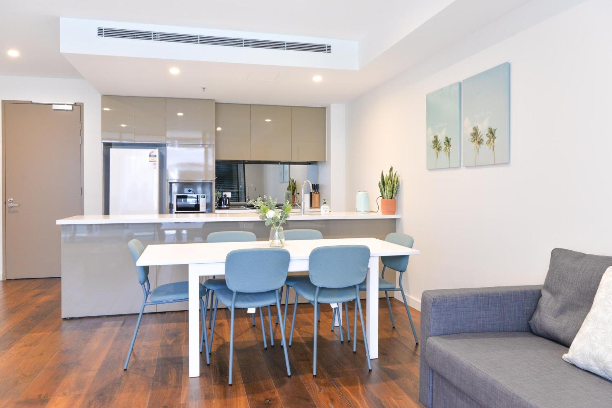 Cbd Modern 2 Bedroom *