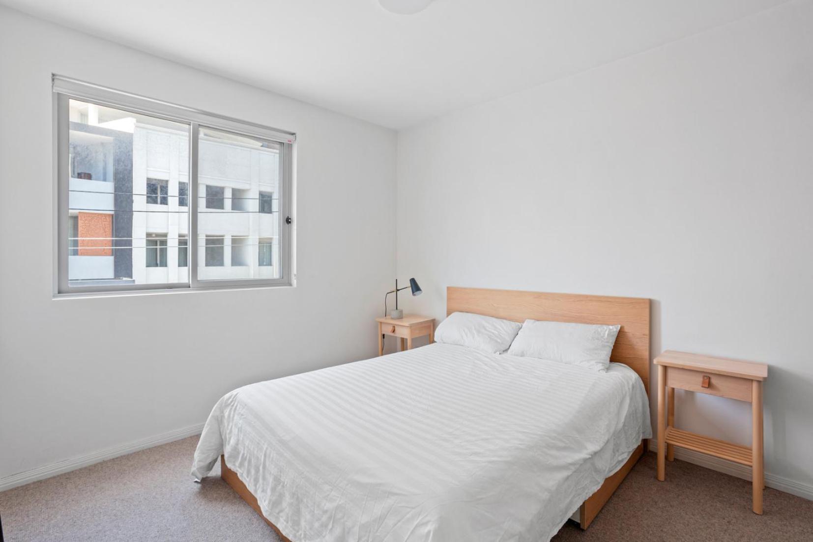Inner West 1br & Balcony - Mins To Cbd Apartment