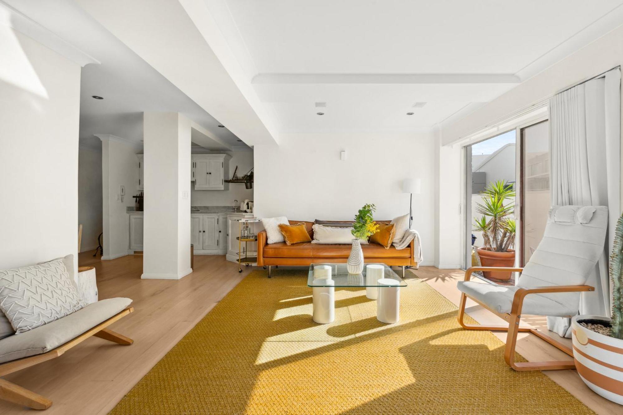 Beachside 1-bed With Courtyard In Bondi Sidney