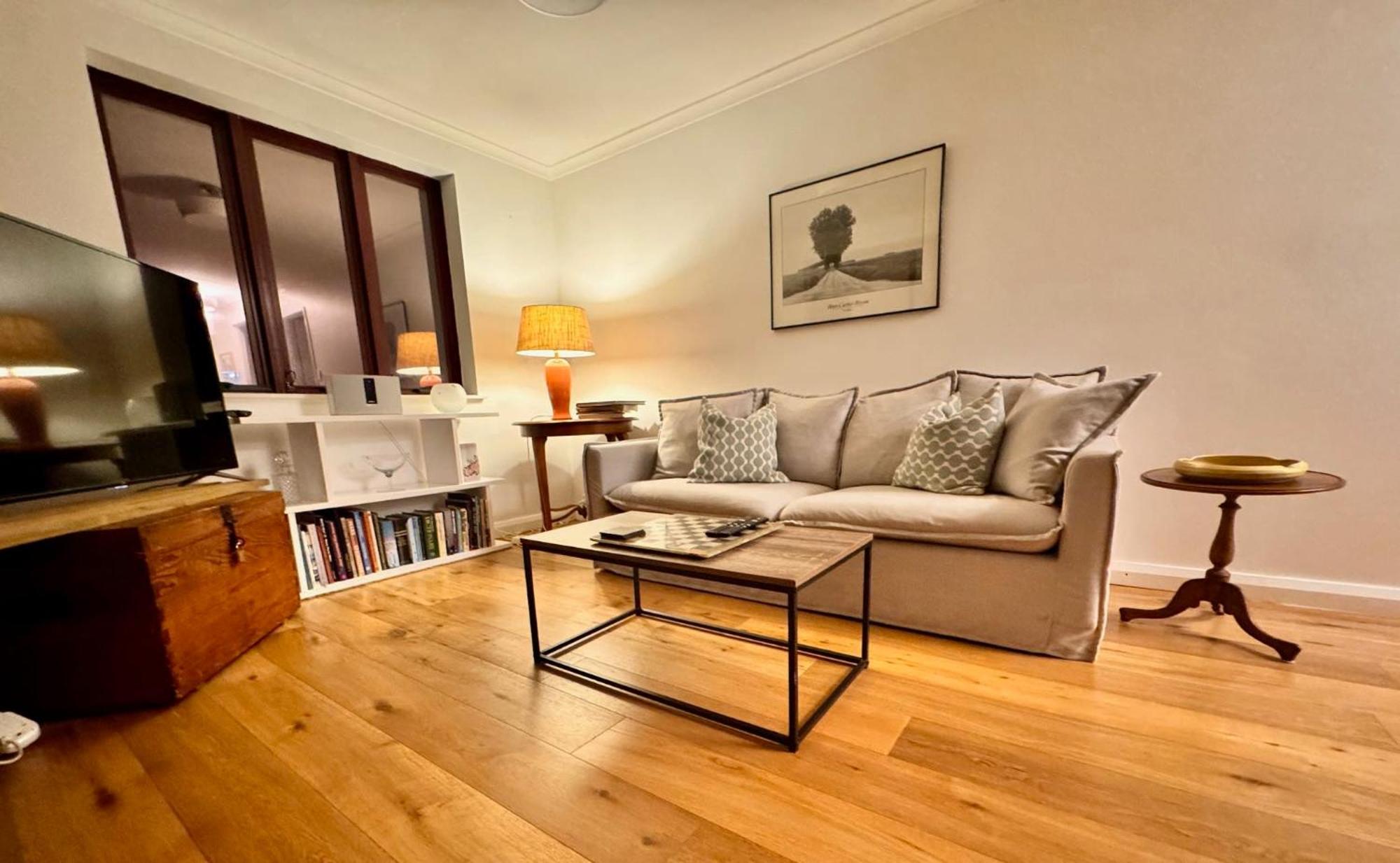Apartment Expansive Views From 1 Bedroom Sydney
