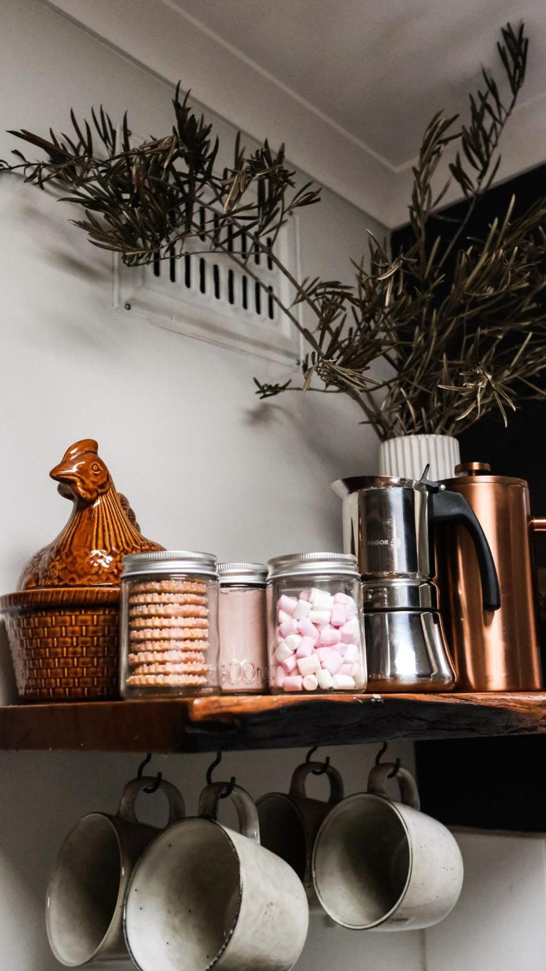 Apartment Charming Vintage Flat Near Newtown. 11am Checkout. *