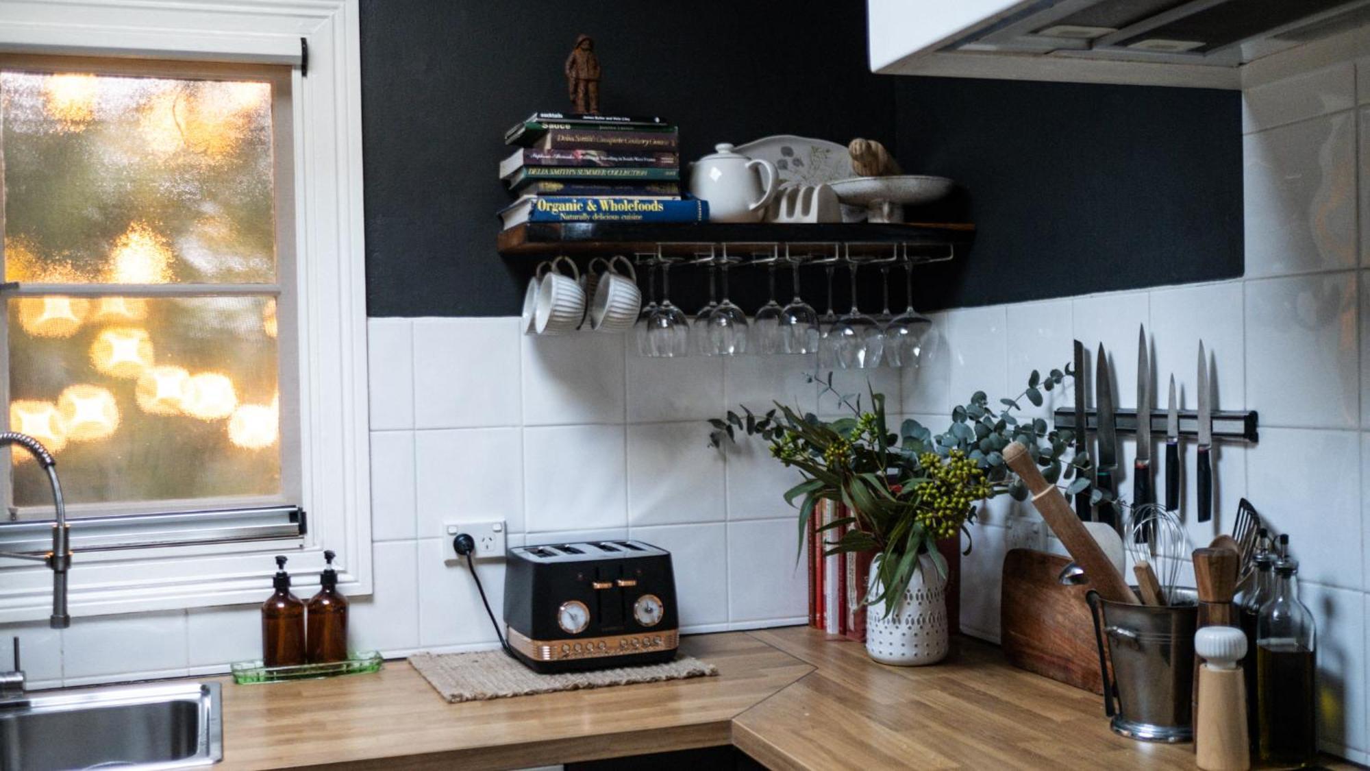 Charming Vintage Flat Near Newtown. 11am Checkout. Apartment *