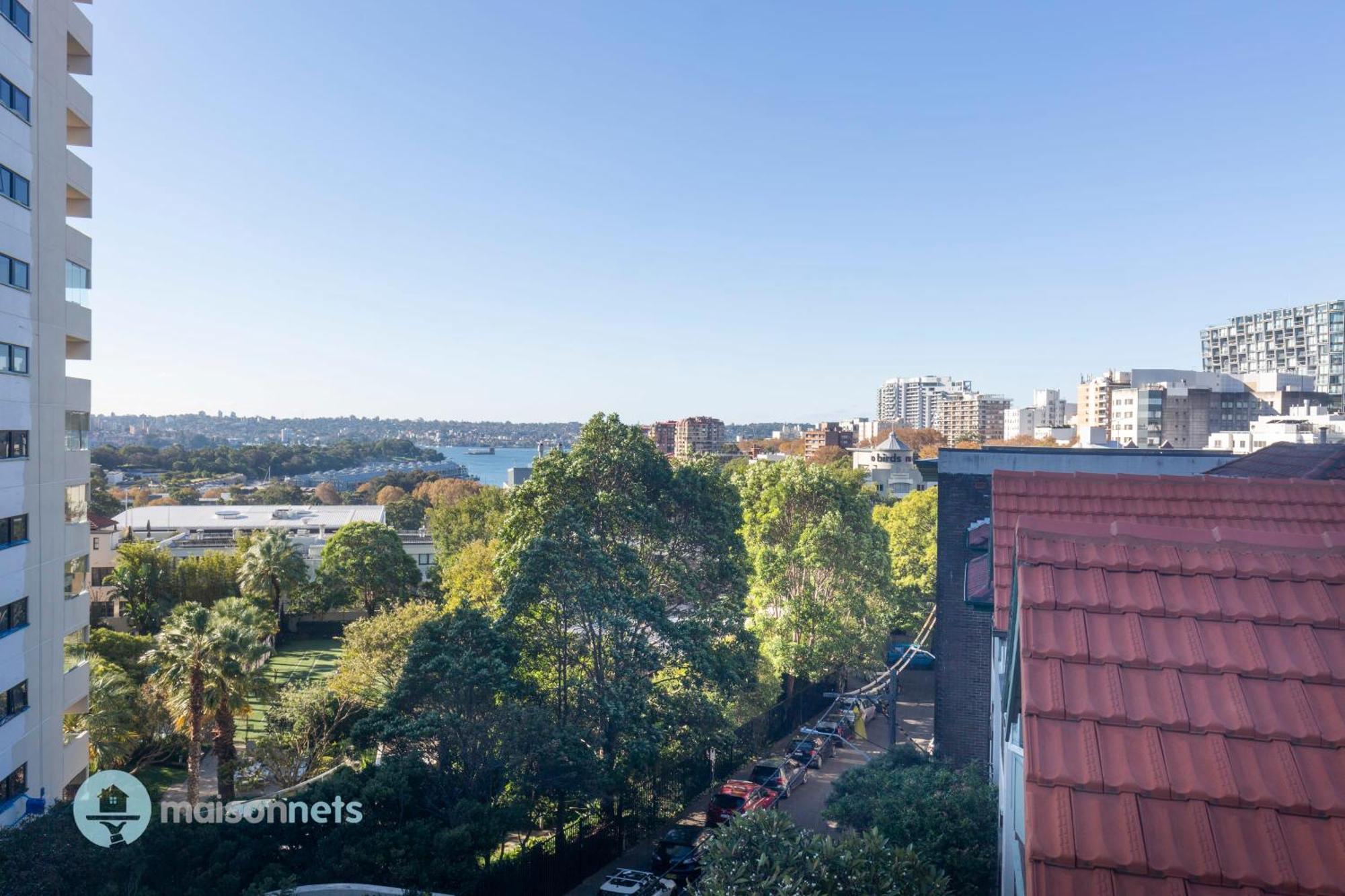 Floor 1 Bedroom Sunroom Close To Cbd Sydney