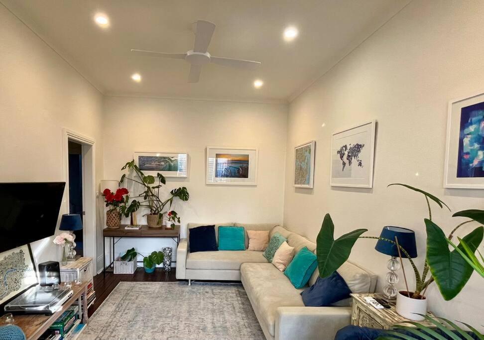 Coogee Beachside Bliss-art Deco Haven- Ocean Views Apartment
