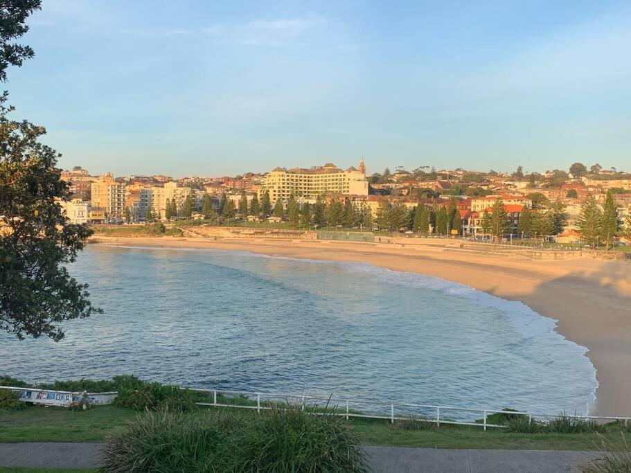 Apartment Coogee Beachside Bliss-art Deco Haven- Ocean Views *