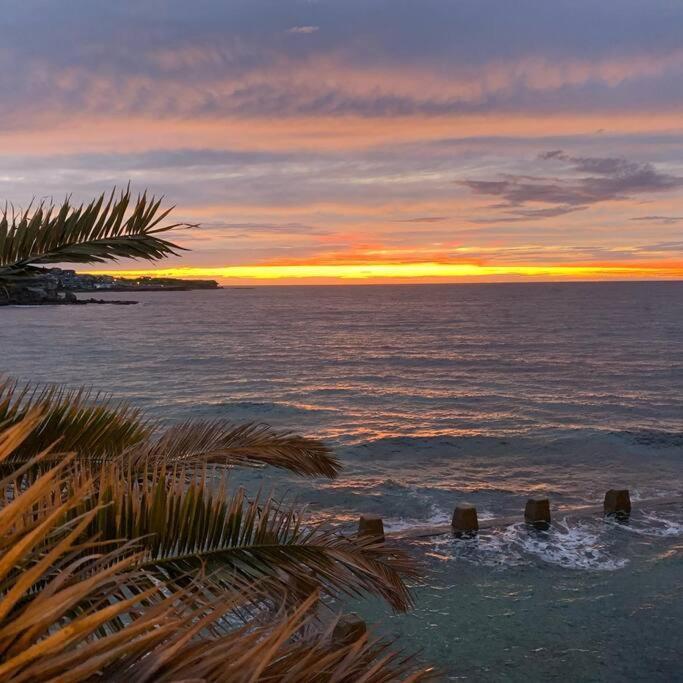 Coogee Beachside Bliss-art Deco Haven- Ocean Views Apartment Sydney