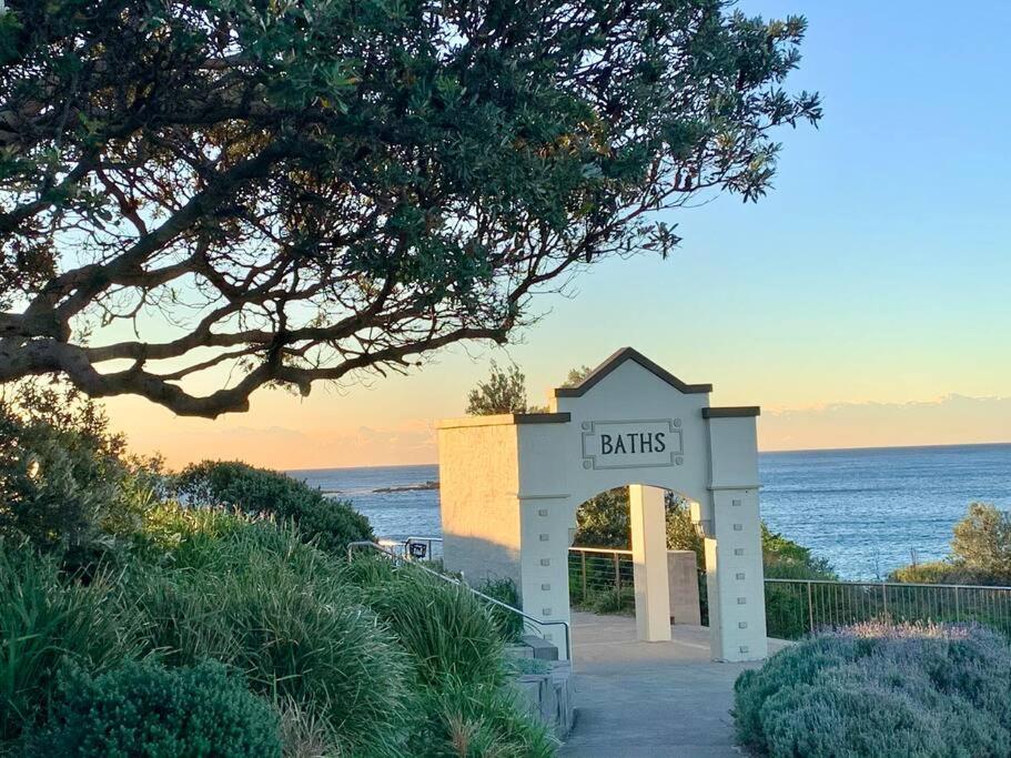 Coogee Beachside Bliss-art Deco Haven- Ocean Views Sydney