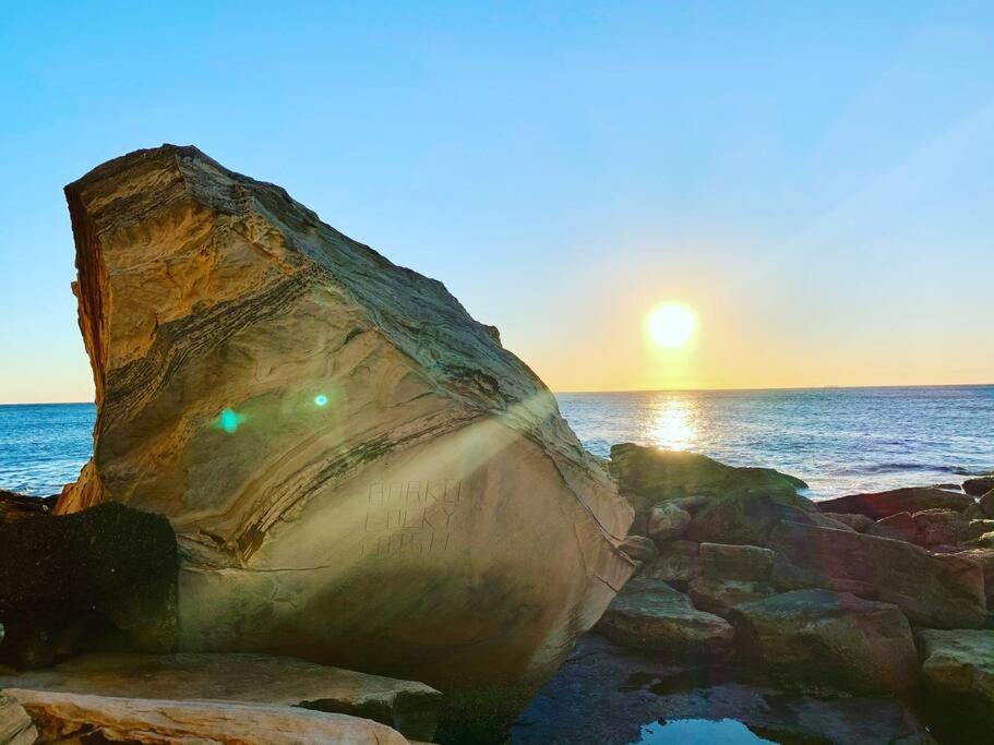 Coogee Beachside Bliss-art Deco Haven- Ocean Views * Sydney