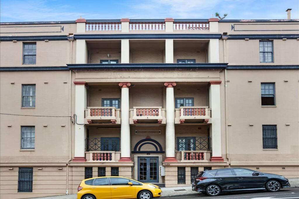 Coogee Beachside Bliss-art Deco Haven- Ocean Views Sydney