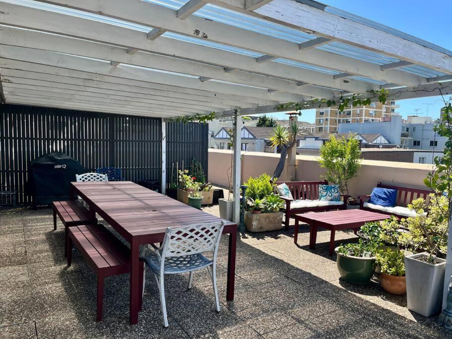 Coogee Beachside Bliss-art Deco Haven- Ocean Views Apartment