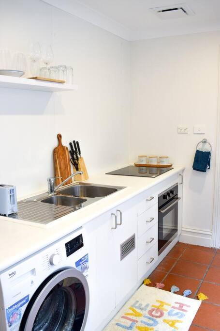 Holiday home Pirrama House