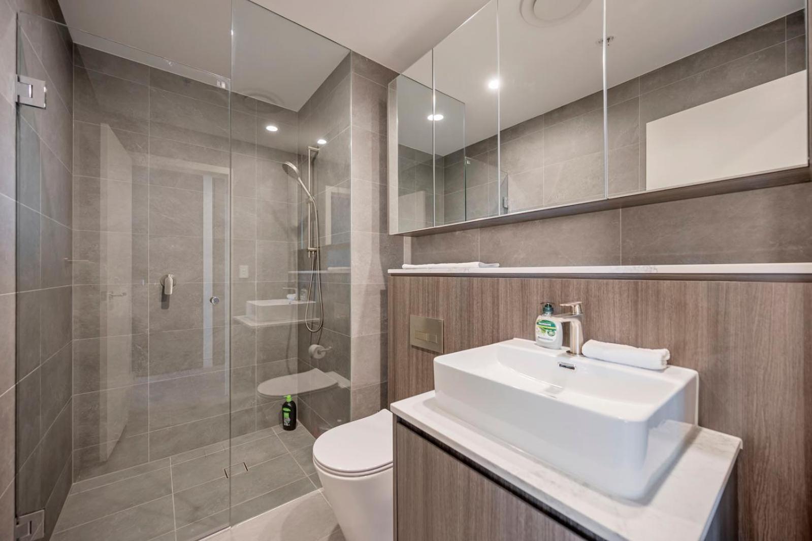 Luxury 1br With Stunning Skyline Views