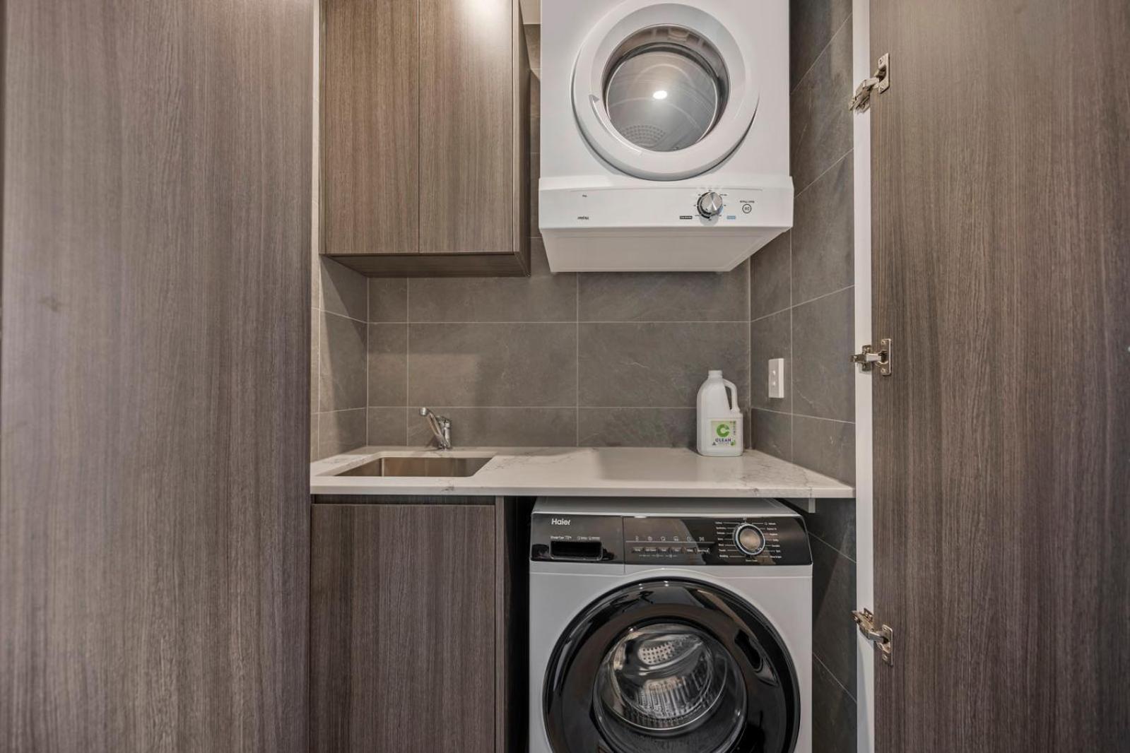 Apartment Luxury 1br With Stunning Skyline Views *