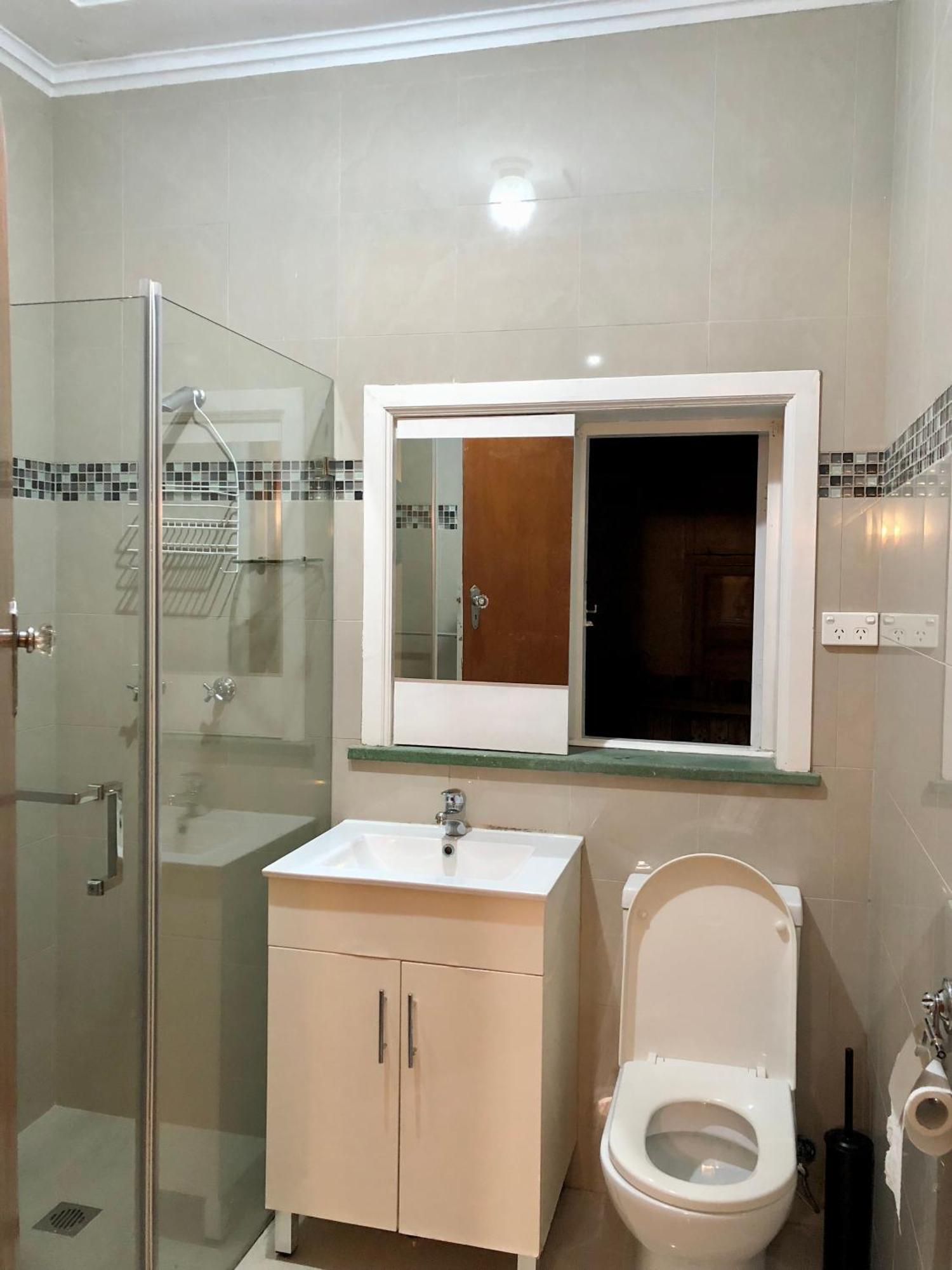 Spacious Private Minutes Away From Eastwood Sydney